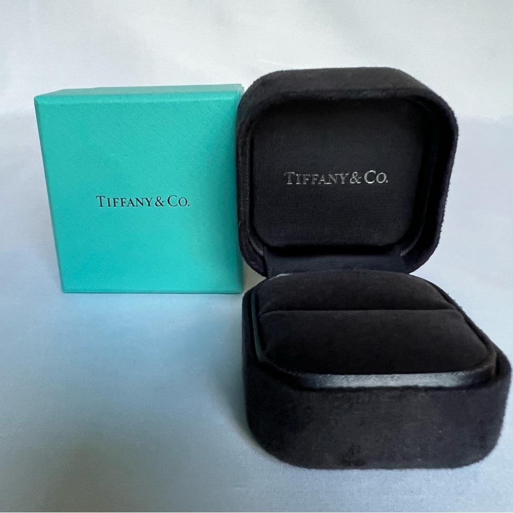 TIFFANY & CO. Iconic Empty Blue Engagement Ring Box Set